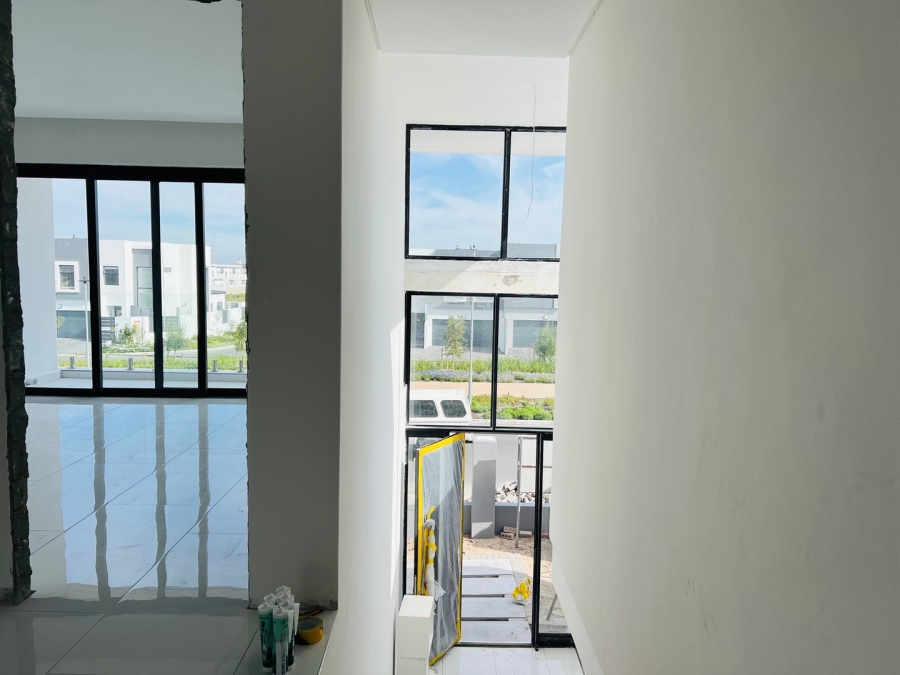  Bedroom Property for Sale in Sandown Western Cape